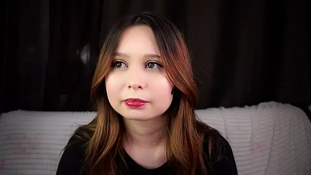  RacquelSookoo chat room