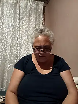 Webcam Model (Curvyboody)  is live.Free join now!