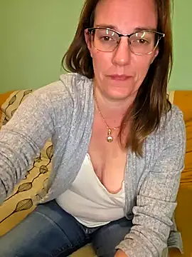 spicelea (F milf) - NUE GODE ORGASME OU ESSAI SQUIRT