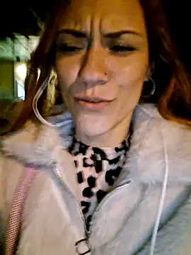 Webcam Model (SlimBellaa)  is live.Free join now!