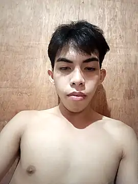 urhotsilverboy (M twink) - LETS CUM CAUSE ITS MY BIRTHDAY TODAY!!!