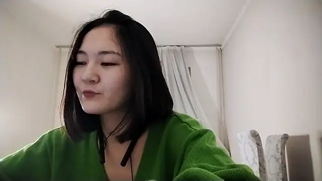 Lyndasilk webcam stripchat model stream image