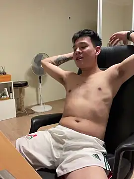 latava Live Webcam on Stripchat