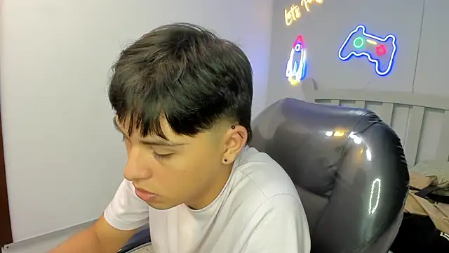 stiwentwink (M twink) - MASTURBATION X 5 MIN