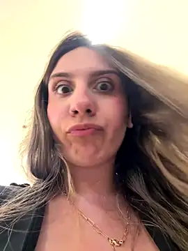 sarah_honey__ (F young) - Total nude &3 photos