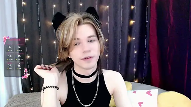 evan_reinhart (M twink) - take off my top