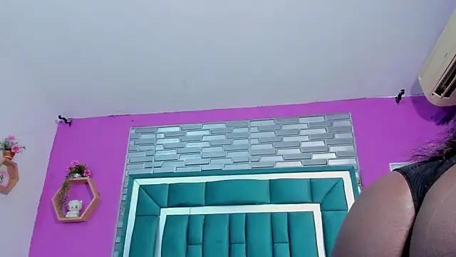 lorenscollins (F young) - Bounce tits :devil::ahh::movingboobs: