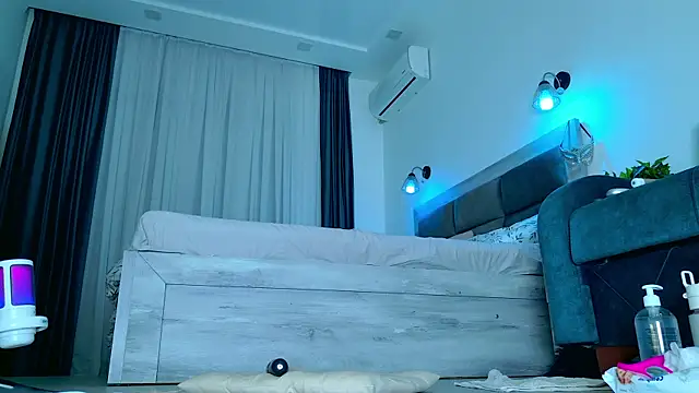 brenda_m00n (F young) - DILDO RIDE SHOW 🤠