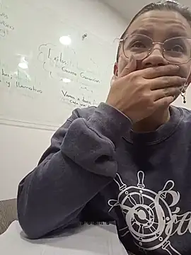 karlamorris_ (F young) - clamps on my tits