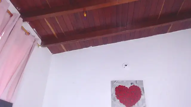 amara_red (F young) - rider dildo