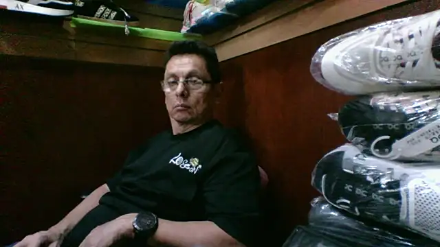 marcuskelvin (M mature) - CUM SHOW