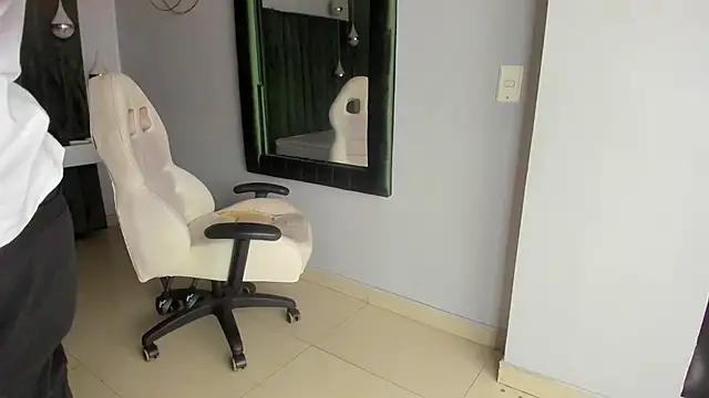 lucii_fer_ (M young) - briefs off