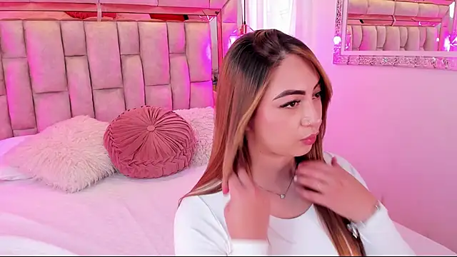 katalina_evans (F young) - show tits 🍒