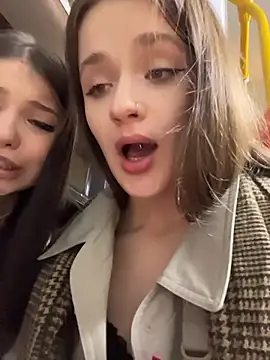 kissy_moon (F young) - Chloe kiss cheek Mila in public