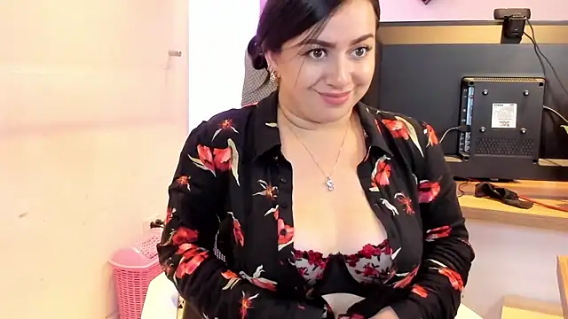 kimkalifa_ - Kimkalifa_'s free webcam - UK Sex Cams