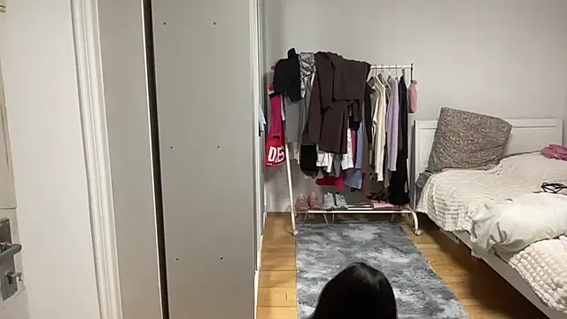 Talyo19 live cam screenshot female on CamHD – HD Live Webcams & Adult Chat