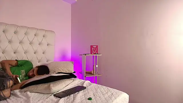 AmelieAndAce live cam