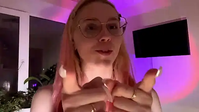  LatanyaRein chat room