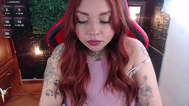 natyk_m (F young) - blowjob close to cam