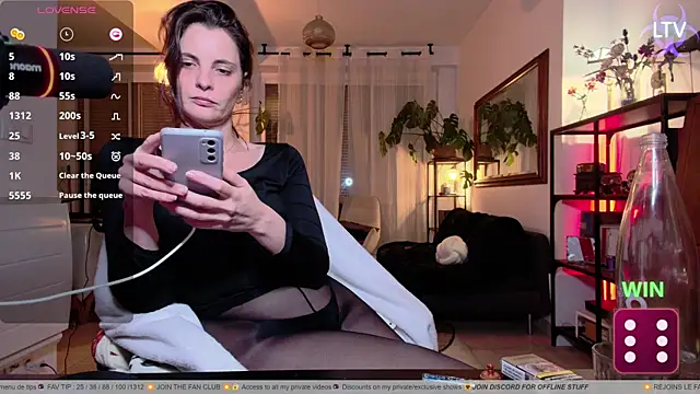 Webcam Model (Lanathevirus)  is live.Free join now!