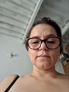 Webcam Model (MariaPau_83)  is live.Free join now!