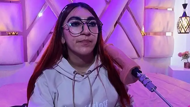 venusevanss webcam stripchat model stream image