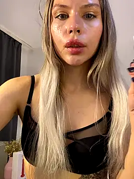 Webcam Model (MistressMommyKate)  is live.Free join now!