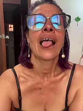 Webcam Model (Goddess-Love-)  is live.Free join now!