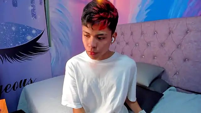 maxiwildd - MaxiWildd's free webcam