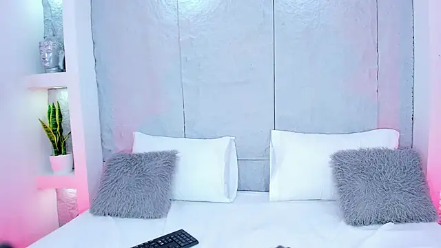  MiaCollson chat room