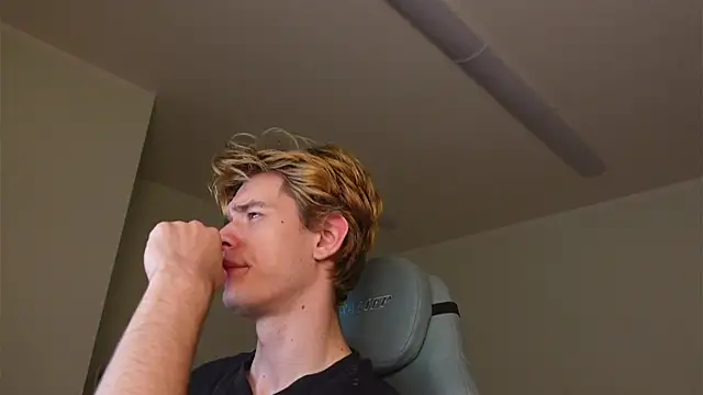 logan_fraser (M twink) - pay my rent ;D