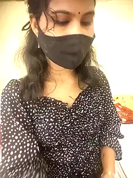 Webcam Model (Snaya-baby)  is live.Free join now!