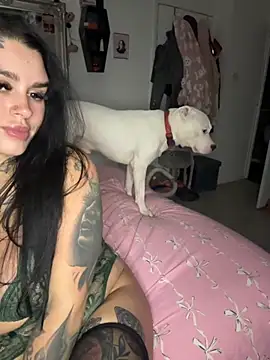 Webcam Model (tempzzz12)  is live.Free join now!