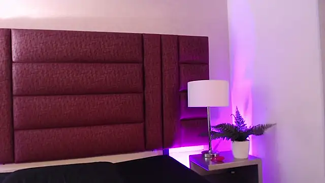  IssisLancaster chat room