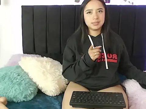 Noa_bloom08 webcam stripchat model stream image