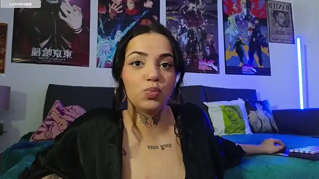kiraquinn1 (F young) - go doggy+rub pussy