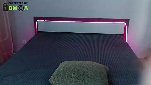 ronniemilles (F teen) - slap ass 30 times