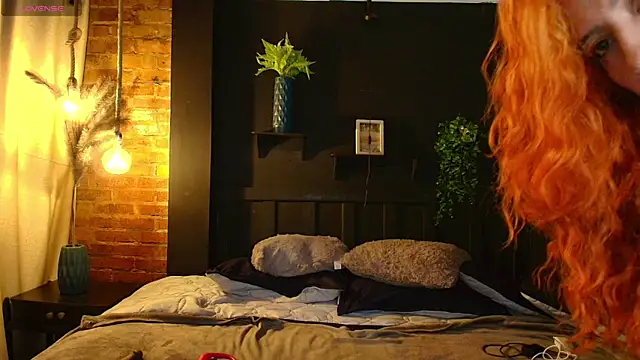 sahra_taylor_ (F milf) - suck dildo