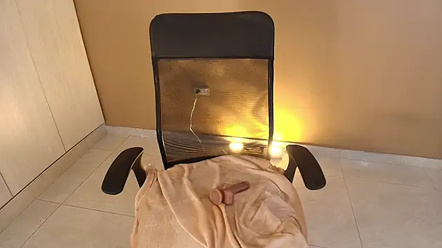 cherrycurl_ (F young) - Move panty aside in doggy