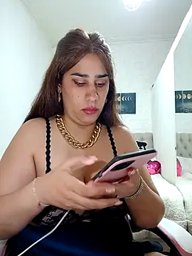 nahiarabiel33 webcam stripchat model stream image