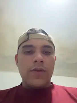  lucas-storm chat room