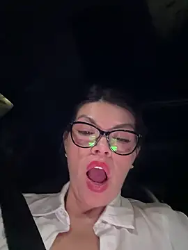 carlaconnortv (Ask my age) - I get naked in the UBER