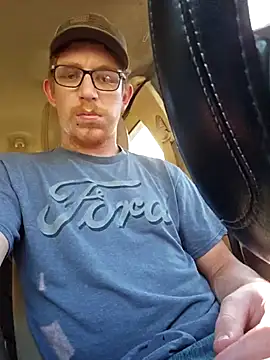 redhammer_ (M young) - Let me suck you while driving