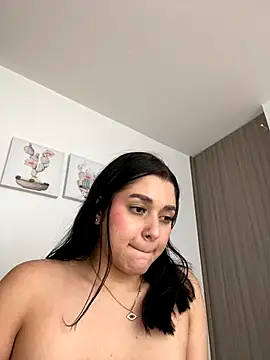 SophiaLaurens from StripChat is Freechat