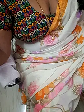 tamil_ammani (F milf) - Pussy show😜😜😝🥰🔥🔥🔥