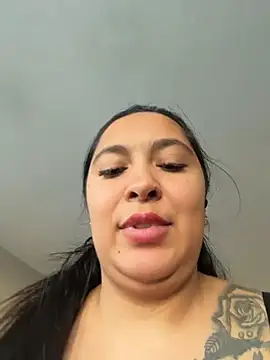 latina_curvy22