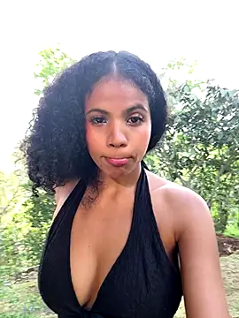 Rose-andres from StripChat is Freechat