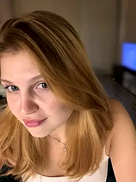 Webcam Model (Emaline_Fane)  is live.Free join now!