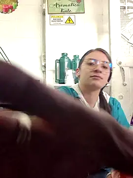 holy_doll - HOLY_DOLL's free webcam - UK Sex Cams