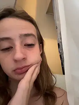 Webcam Model (SeccySerena)  is live.Free join now!